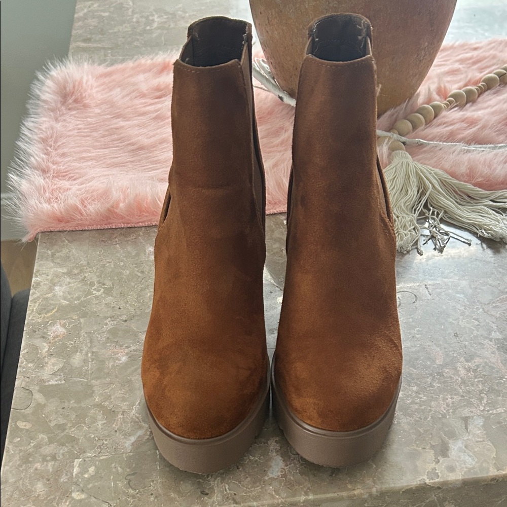 Women’s Brown Suede Platform Ankle Boots size 7.5